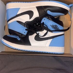 Air Jordan 1 Retro High OG 'UNC
Toe'